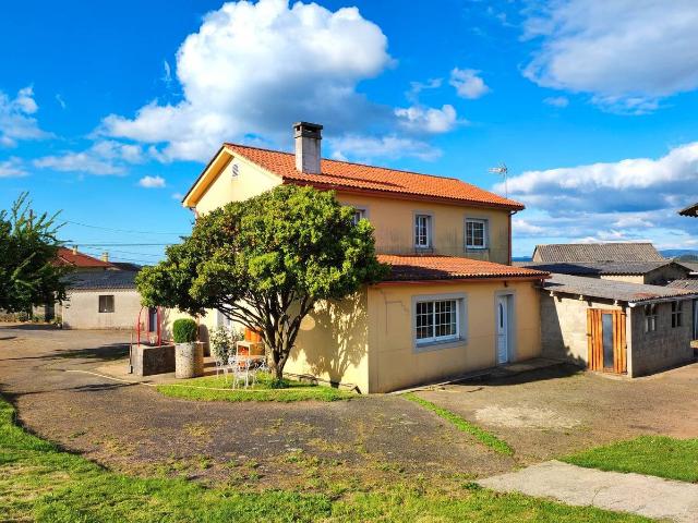 Casa chalet en Venta en Abegondo