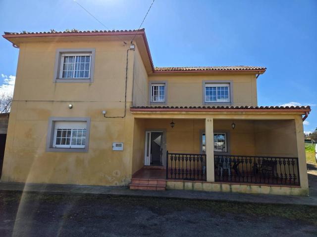 Casa chalet en Venta en Abegondo