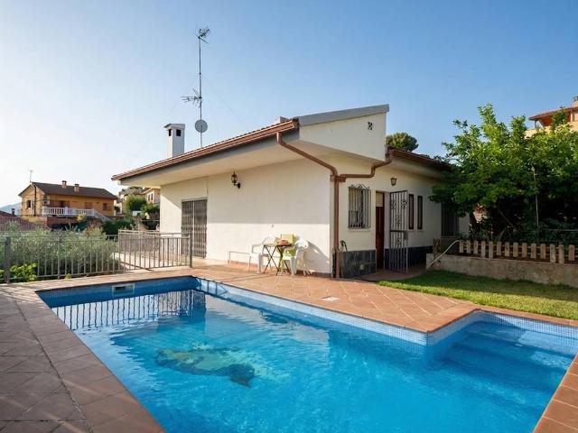 Casa chalet en Venta en Abrera
