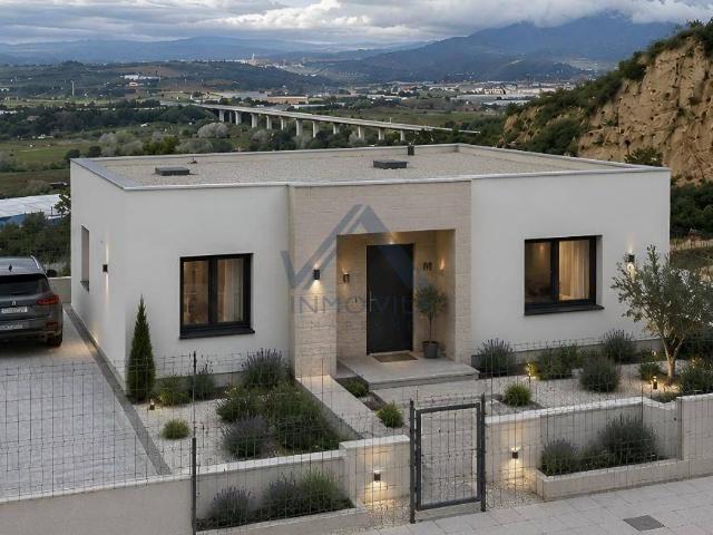 Casa chalet en Venta en Abrera