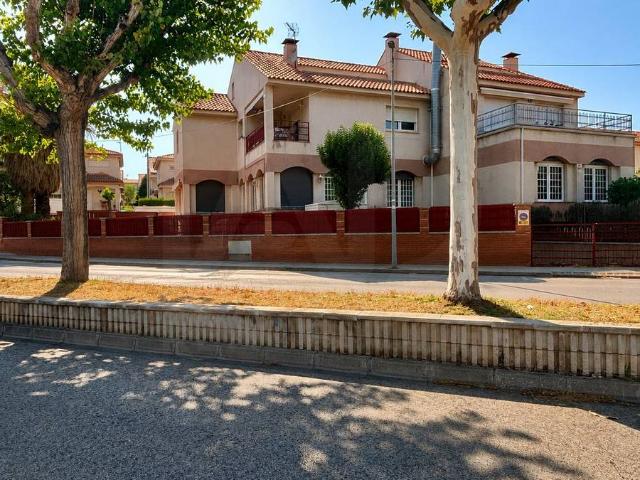 Casa chalet en Venta en Abrera