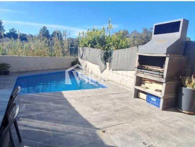 Casa chalet en Venta en Abrera