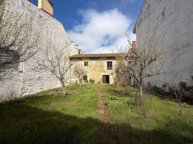 Casa chalet en Venta en Aguilar de Campoo