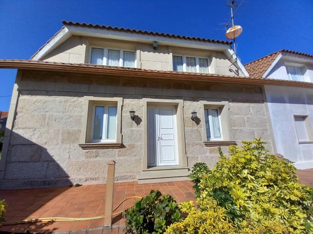 Casa chalet en Venta en Aguiño