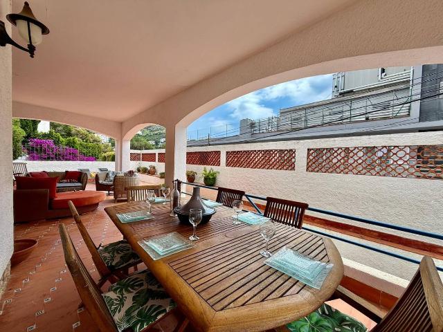 Casa chalet en Venta en Almadrava Canyelles Puig Rom