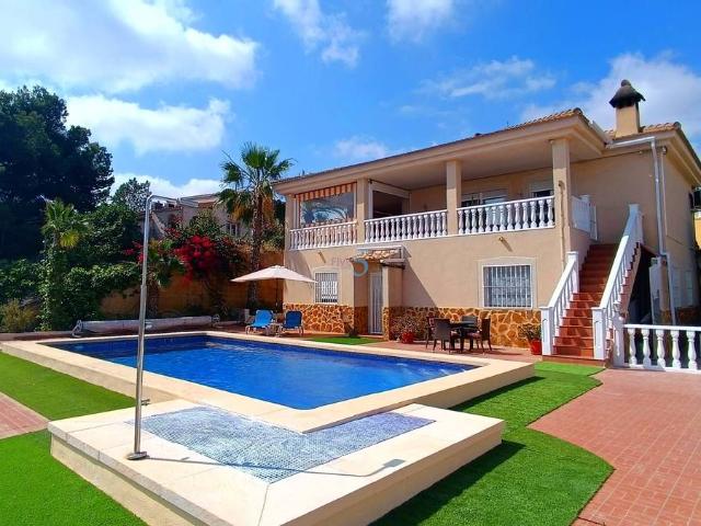 Casa chalet en Venta en Almoradí