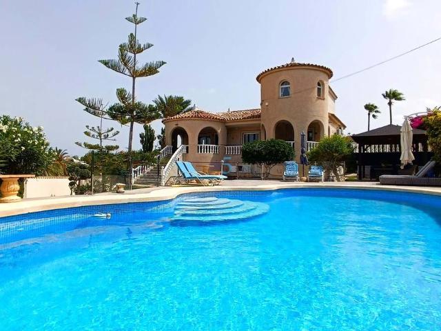 Casa chalet en Venta en Almoradí