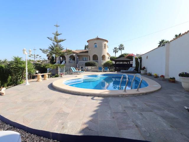 Casa chalet en Venta en Almoradí