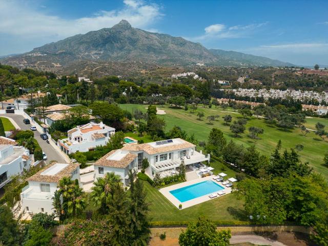 Casa chalet en Venta en Aloha