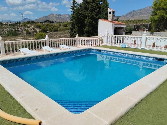 Casa chalet en Venta en Albatera