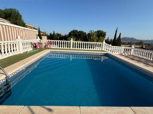 Casa chalet en Venta en Albatera