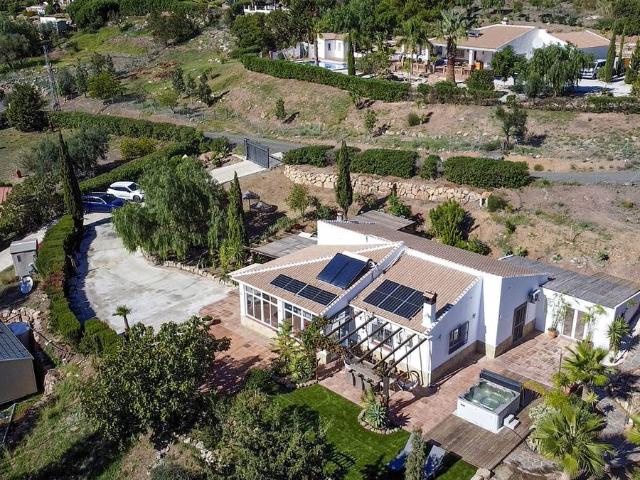 Casa chalet en Venta en Alcaucín