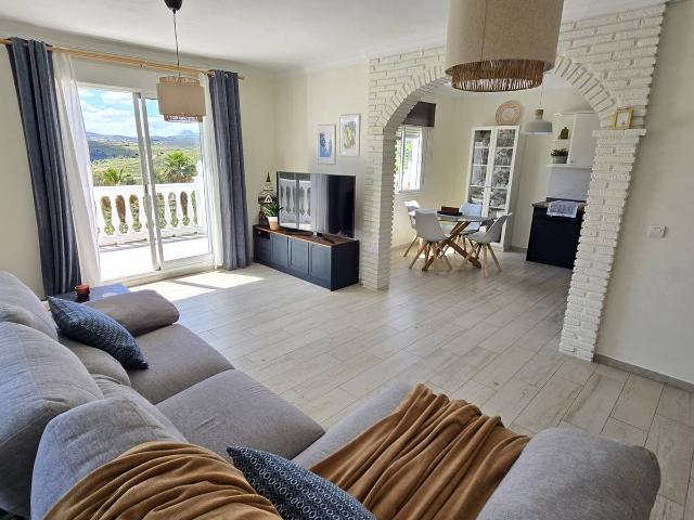 Casa chalet en Venta en Alcaucín