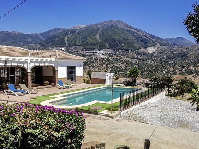 Casa chalet en Venta en Alcaucín