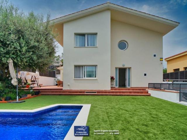 Casa chalet en Venta en Alella
