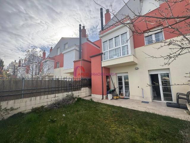 Casa chalet en Venta en Alfoz de Quintanadueñas