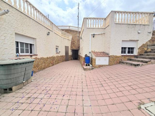 Casa chalet en Venta en Algueña