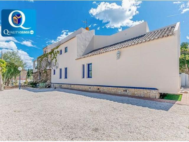 Casa Chalet en Venta en Alicante Alicante Ref: 16372