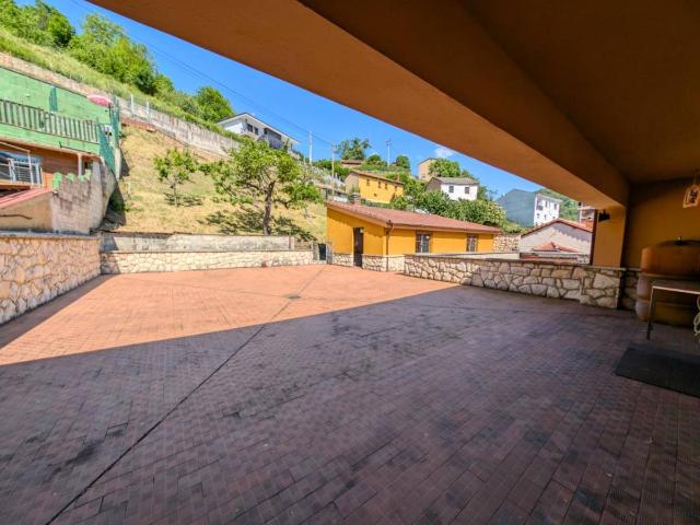 Casa chalet en Venta en Aller