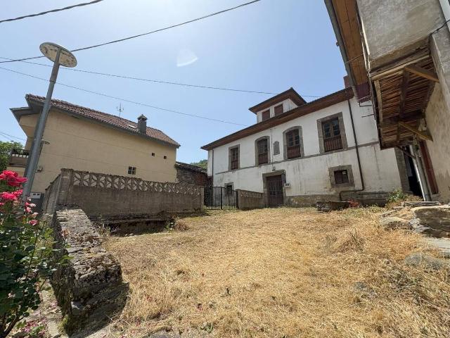 Casa chalet en Venta en Aller