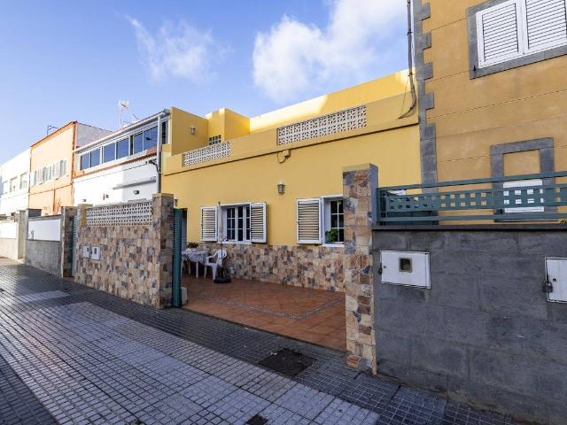 Casa adosada en Venta en Altavista Don Zoilo