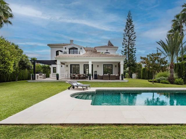 Casa chalet en Venta en Altos de Estepona