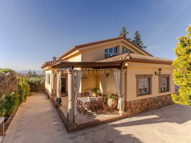 Casa chalet en Venta en Altos de la Zubia