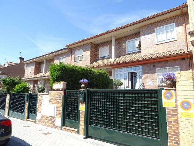 Casa chalet en Venta en Altos del Olivar El Caracol