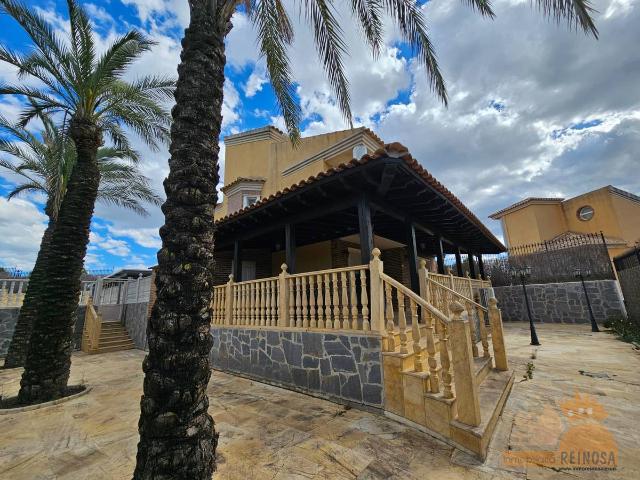 Casa chalet en Venta en Altorreal El Chorrico