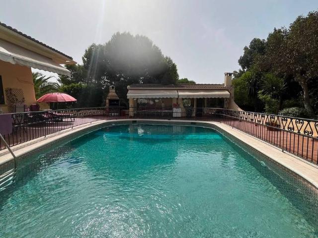 Casa chalet en Venta en Alzabares