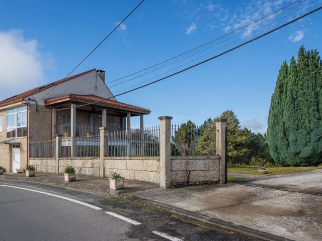 Casa chalet en Venta en Amoeiro