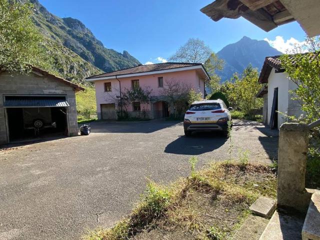 Casa chalet en Venta en Amieva