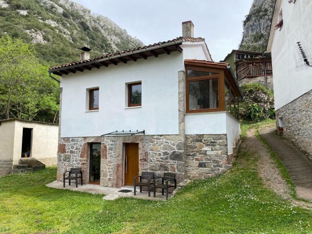 Casa chalet en Venta en Amieva