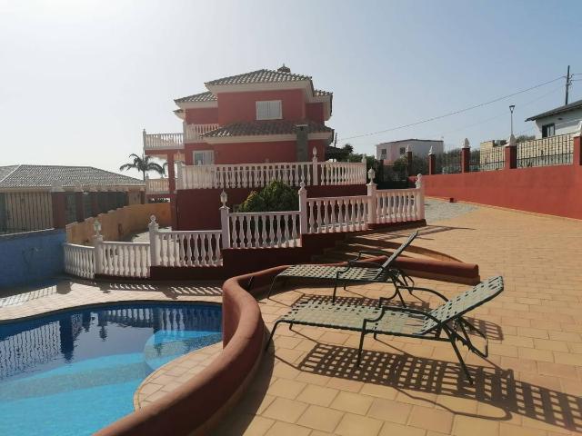 Casa chalet en Venta en Araya