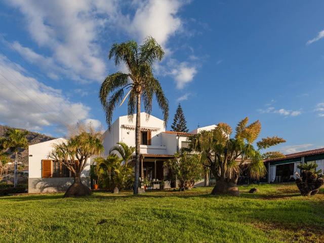 Casa chalet en Venta en Araya