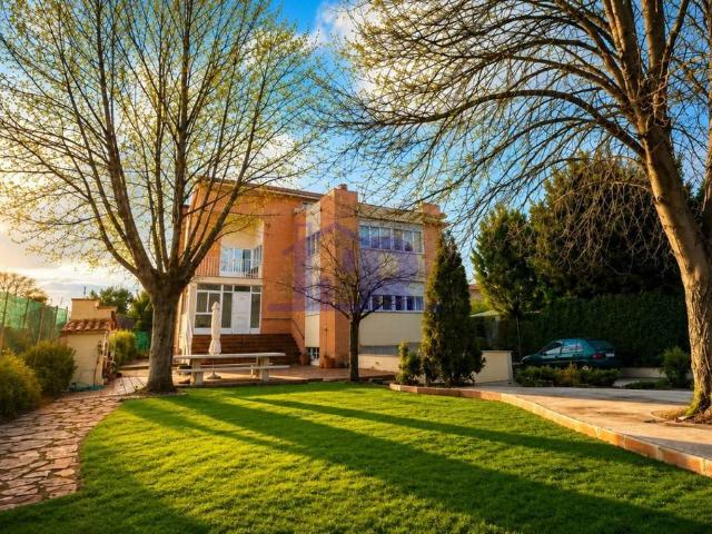 Casa chalet en Venta en Arcas del Villar