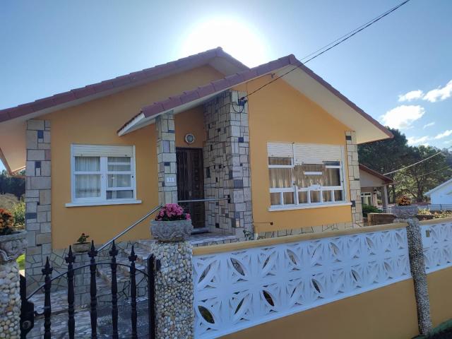 Casa chalet en Venta en Ares