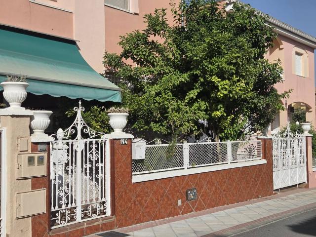 Casa chalet en Venta en Atarfe