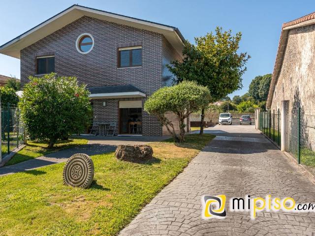 Casa chalet en Venta en Bárcena de Cicero