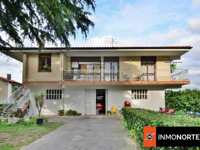 Casa chalet en Venta en Bárcena de Cicero