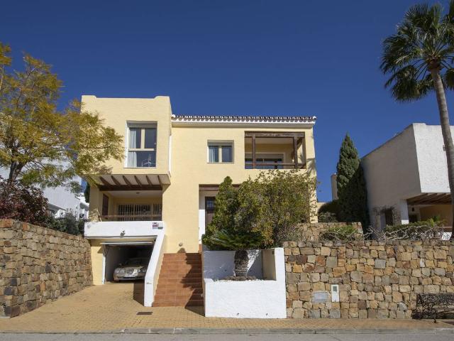 Casa chalet en Venta en Benahavís pueblo
