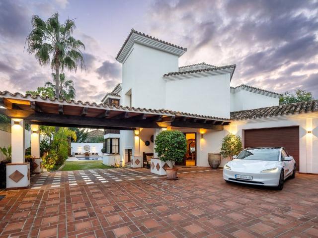 Casa chalet en Venta en Benahavís pueblo