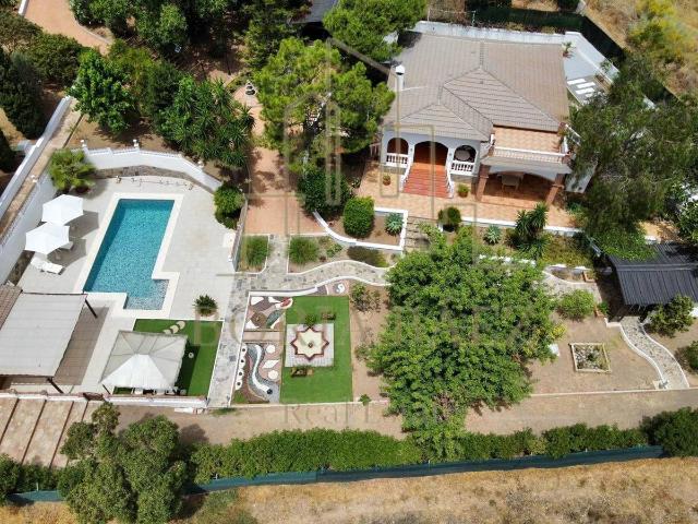Casa chalet en Venta en Benajarafe