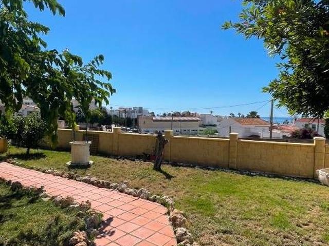 Casa chalet en Venta en Benajarafe