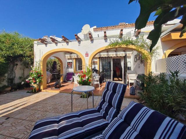 Casa chalet en Venta en Benicolada Las Adelfas