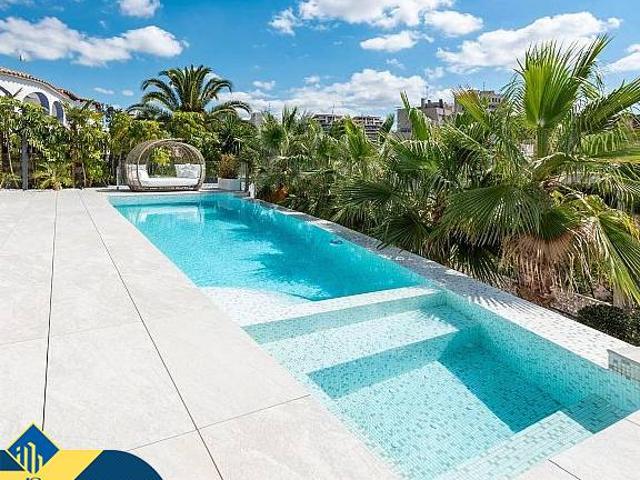 Casa chalet en Venta en Benicolada Las Adelfas