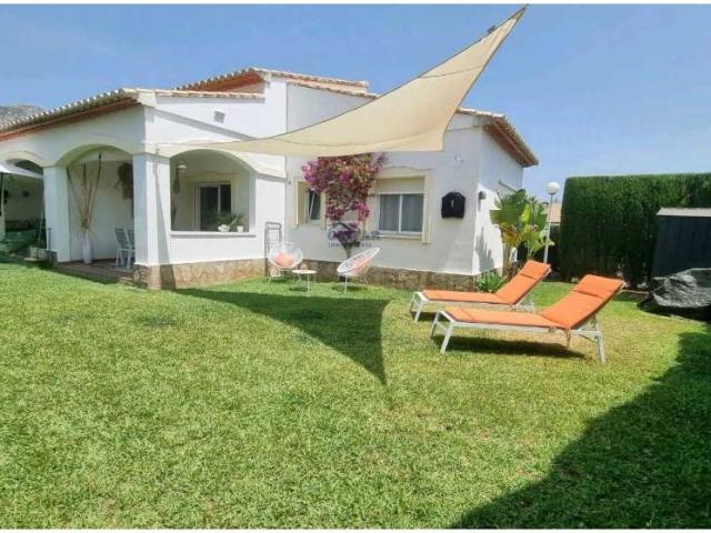Casa chalet en Venta en Beniarbeig