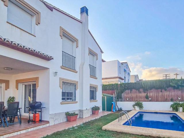 Casa chalet en Venta en Beniarbeig