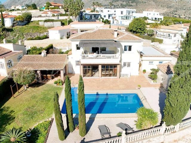 Casa chalet en Venta en Beniarbeig