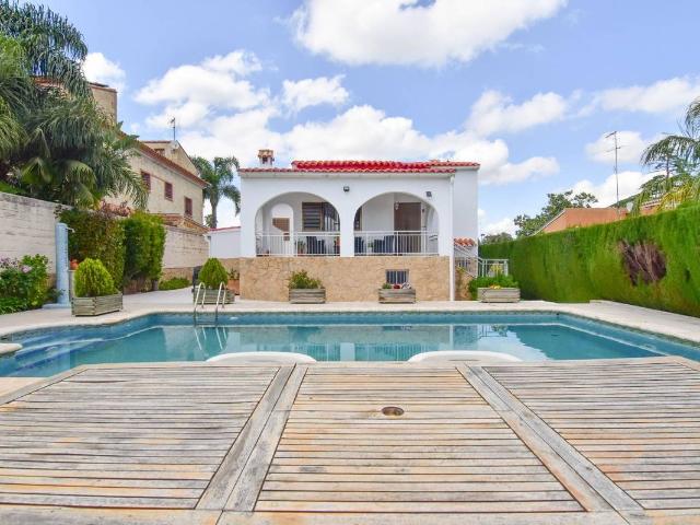 Casa chalet en Venta en Benifaió
